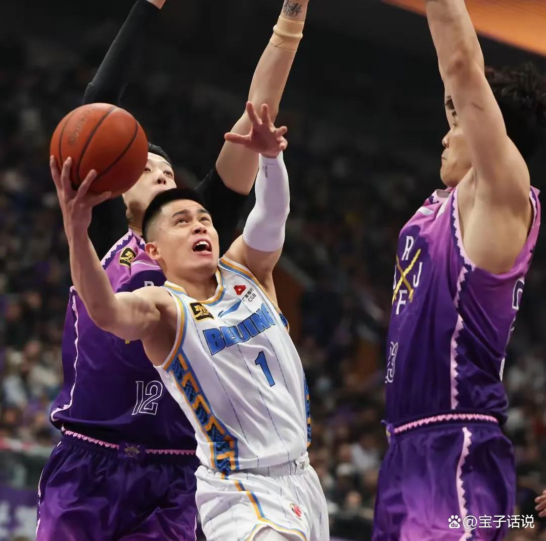 赛地聚焦：CBA季后赛窗口期热度飙升，门兴格拉德巴赫远射贴柱，底气十足，细节决定成败