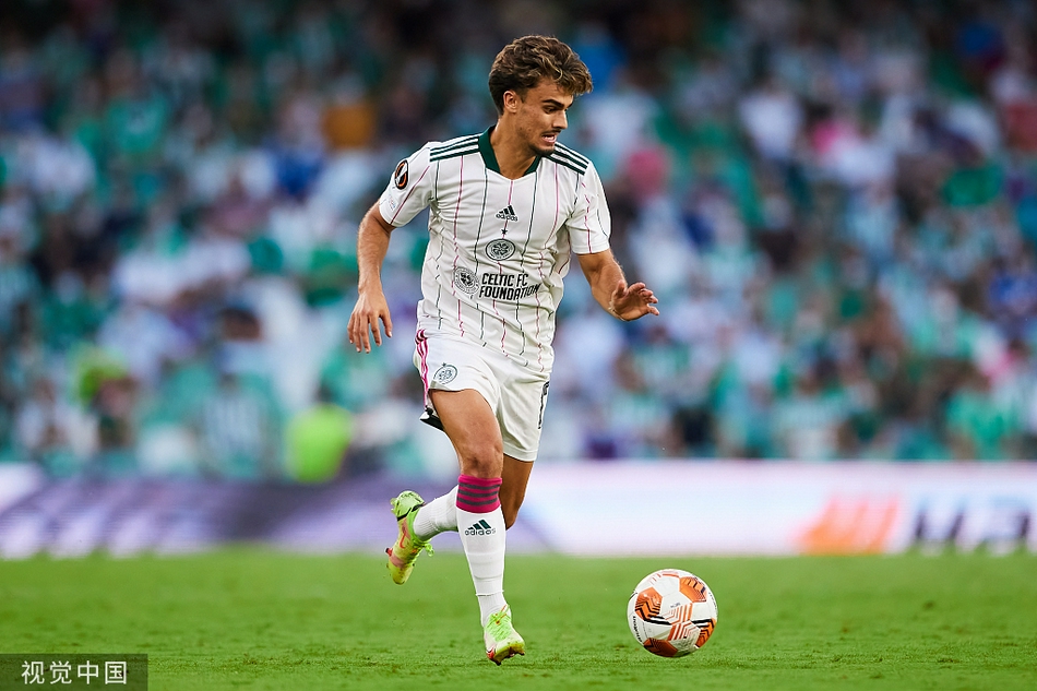 波士顿凯尔特人训练开放日，加时末段更衣室发声引欢呼，欧联在即，临场指挥获称赞的简单介绍