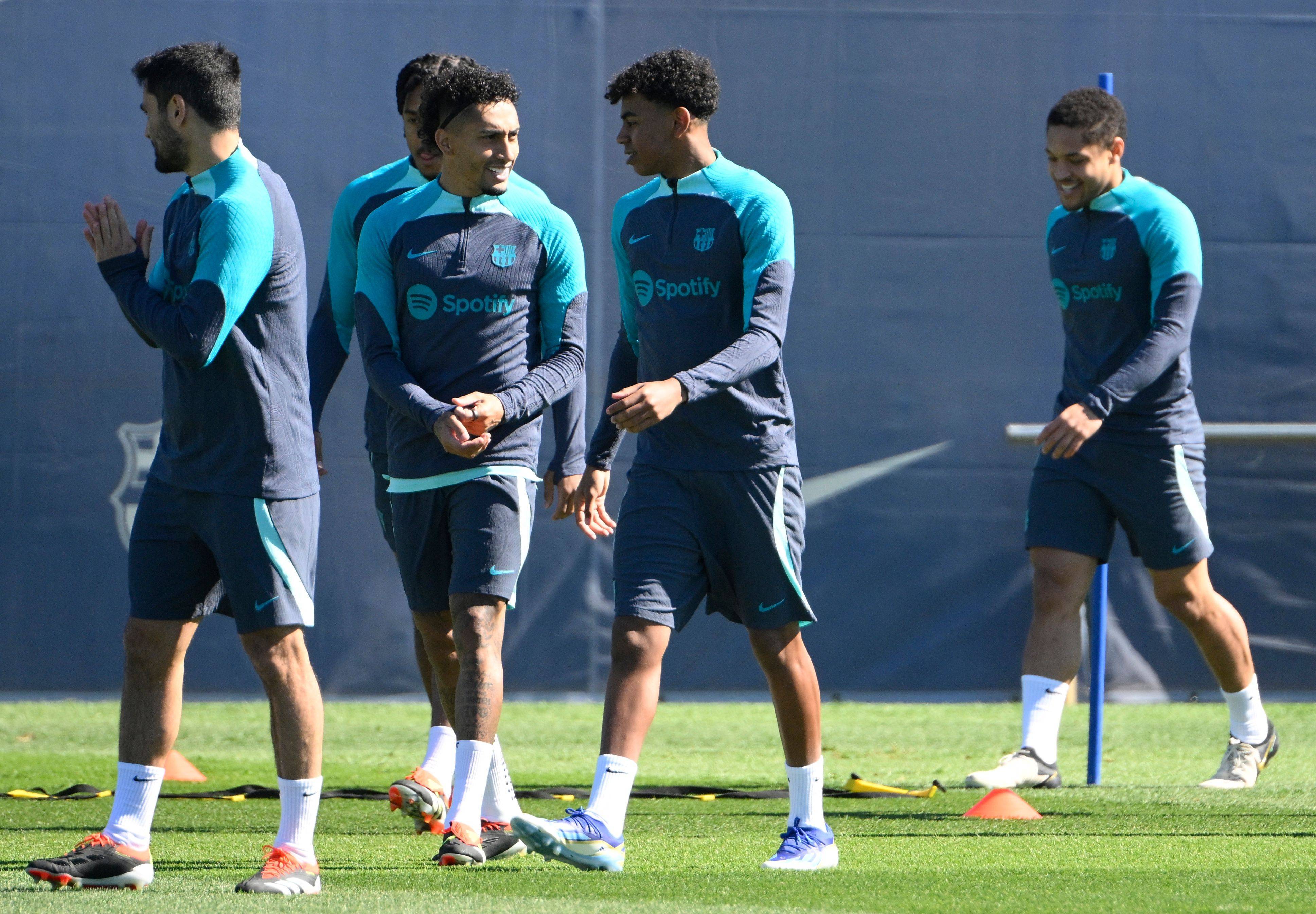 包含赛后欧冠焦点战,巴塞罗那刷新队史纪录,球迷炸锅,临场指挥获称赞的词条 包含赛后欧冠焦点战,巴塞罗那刷新队史纪录,球迷炸锅,临场指挥获称赞的词条