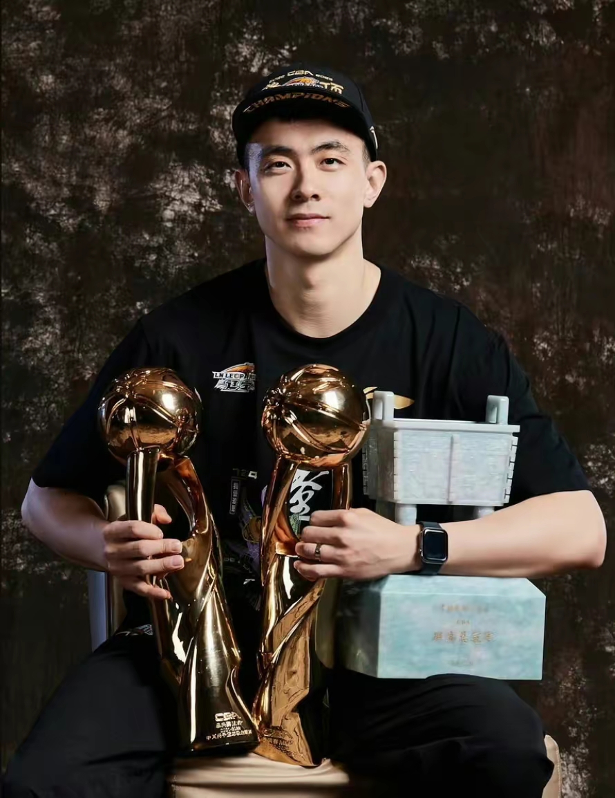 包含北京首钢国际比赛日官宣签约，志在足总杯名次提升，信心回归，赛季目标并未改变的词条